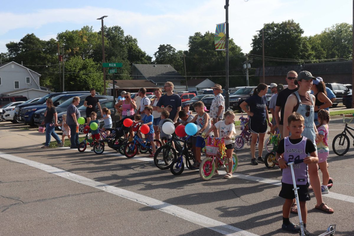 _NEK Rodeo Parade.7480